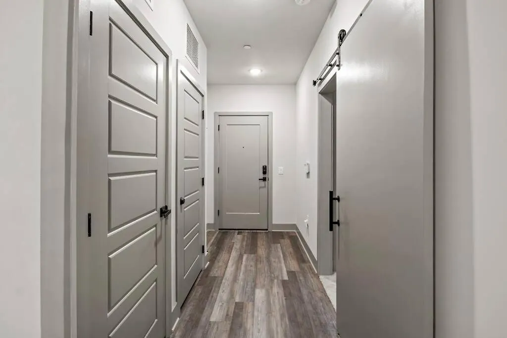 Luxury Apt, Min To Dt, Gym, Pool ナッシュビル 0*,  米国